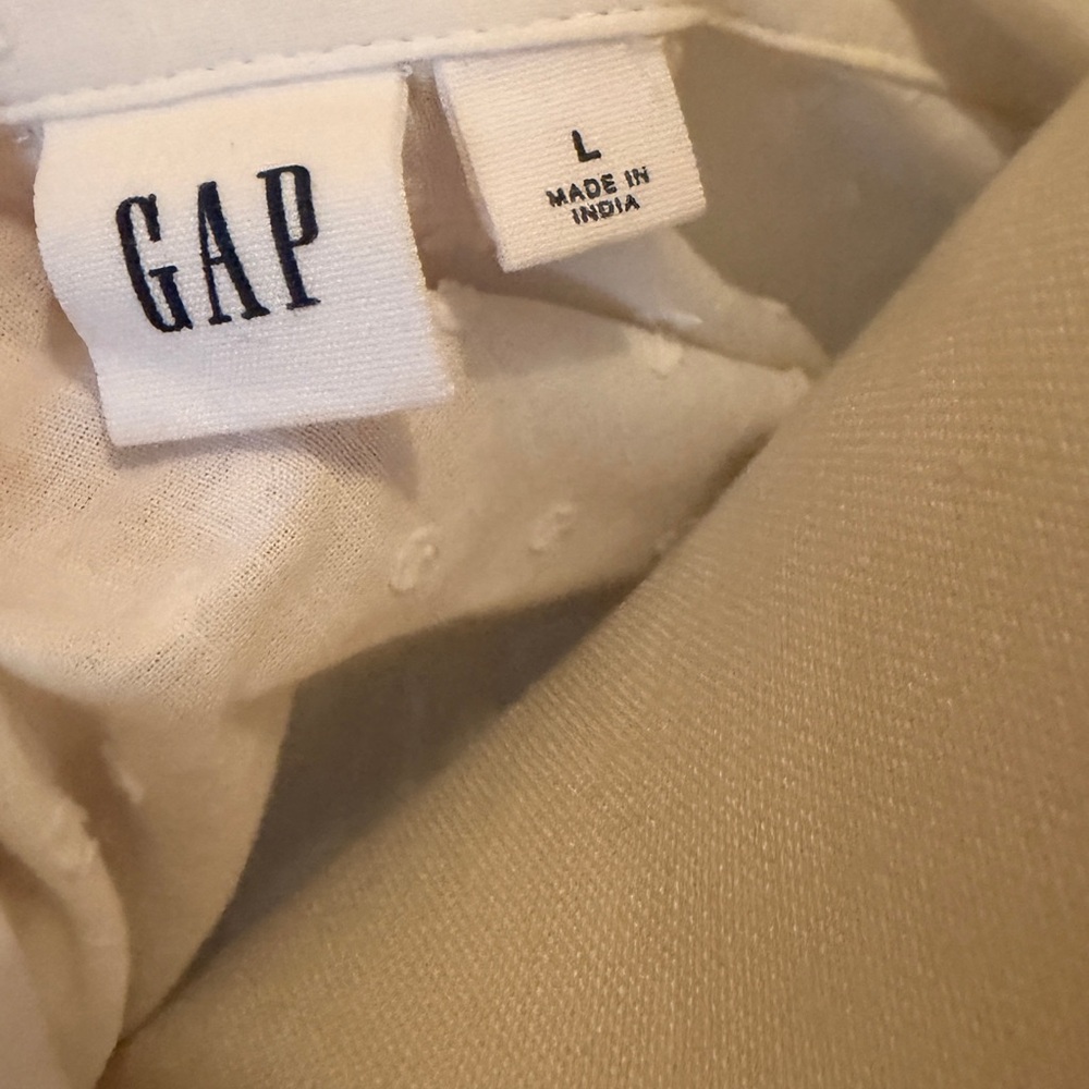 GAP white Swiss dot Textured Shirt - Picture 3 of 4